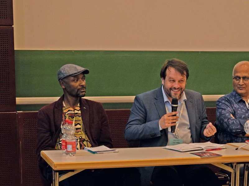 “Concepts without borders”: Reversing the Gaze at the VAD&nbsp;Conference